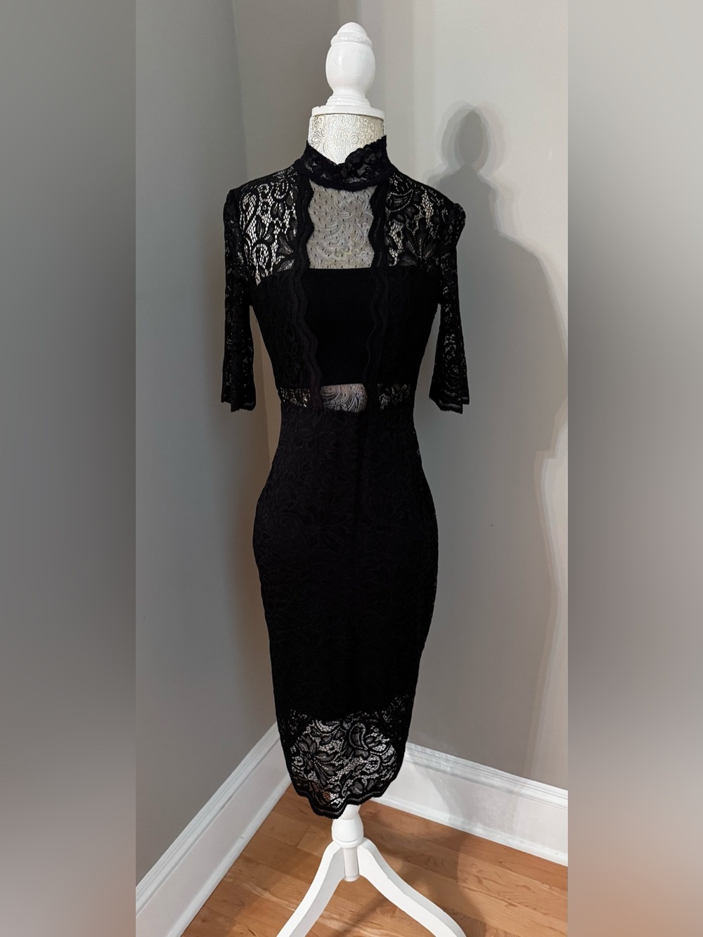 Express Black Lace Midi Sheath Dress High Neck Half Sleeve Lined Size 2